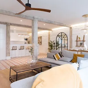  Appartement Amplio Y Moderno Con Tarima Refrescante By Staynnapartments