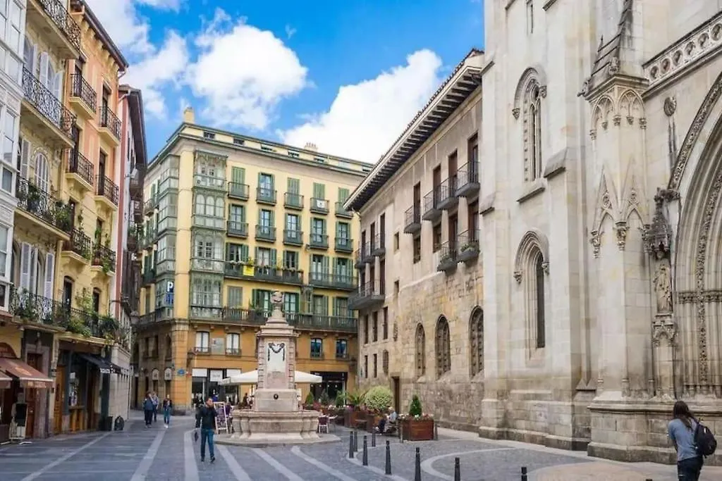 Calida Estancia Descubre La Ciudad Bilbao